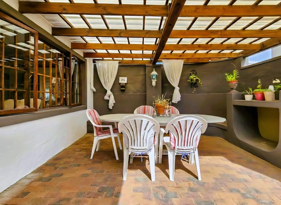 3 Bedroom Property for Sale in Waves Edge Western Cape